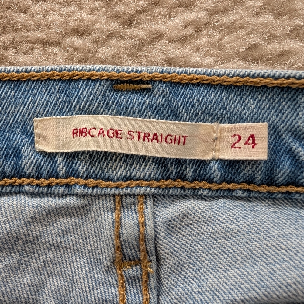 Levi's Ribcage Straight - Picture 4 of 10